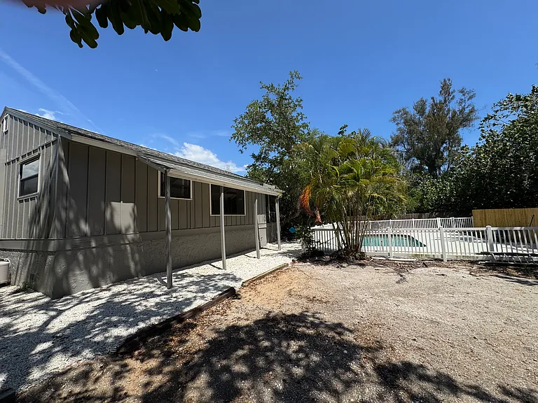 753 Tropical Cir — Photo 4