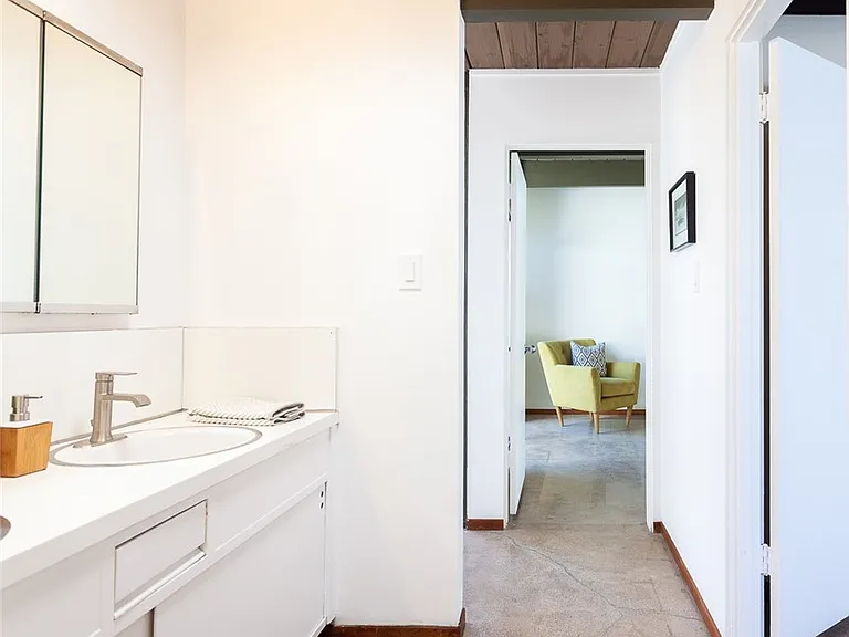 1131 N Encanto St — Photo 26