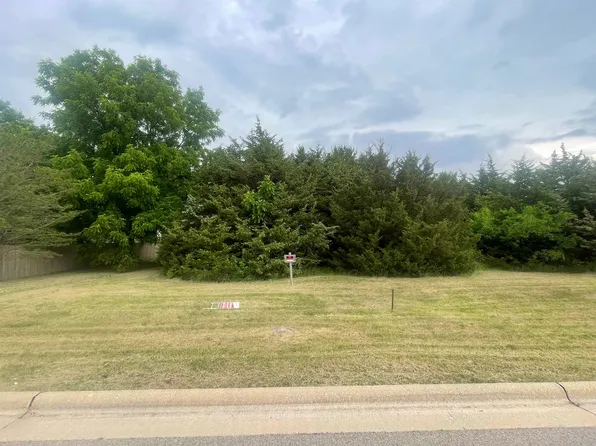 475 Symphony Cv, Machesney Park, IL 61115