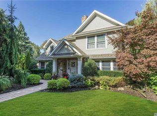 89 Harrow Ln, Manhasset, NY 11030