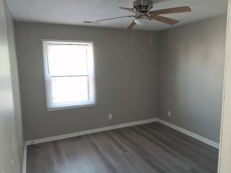 302 College Park Dr #3 — Photo 1