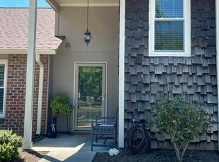 1968 Quail Ridge Rd #E, Greenville, NC 27858