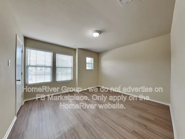 1127 Sophia St — Photo 14