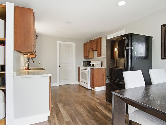 4th image of 5686 Verta Dr NE