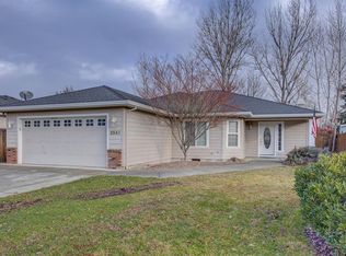 2643 Waters Edge Way, Medford, OR 97504