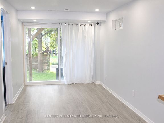 4th image of 75 Pine Gate Pl