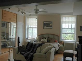 217 Vine St #2F, Philadelphia, PA 19106