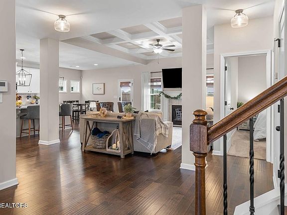 5th image of 12186 Woodhollow Ln