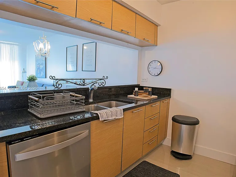 31 SE 5th Ave #1203 — Photo 9
