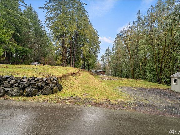 3rd image of 2020 Island Dr NW