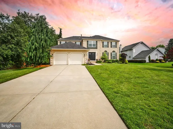 25 Rickland Dr, Sewell, NJ 08080