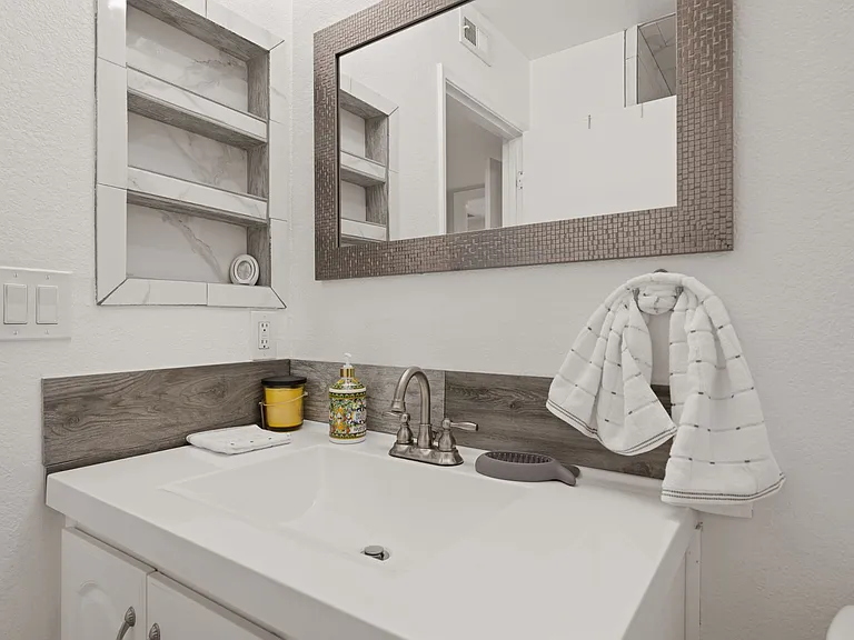 14500 Las Palmas Dr #36 — Photo 6