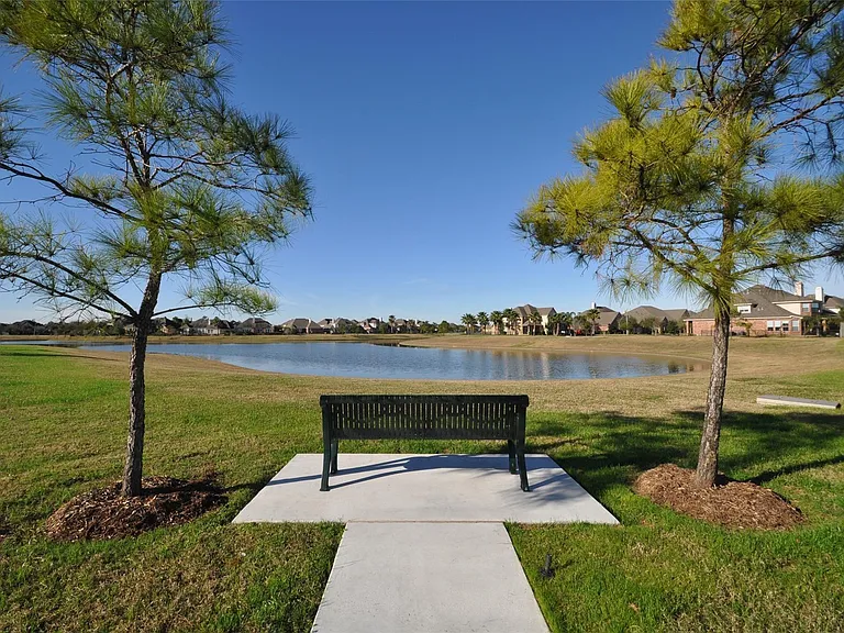2905 Summer Cape Ct — Photo 34