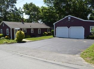 5 Issak St, Wareham, MA 02571