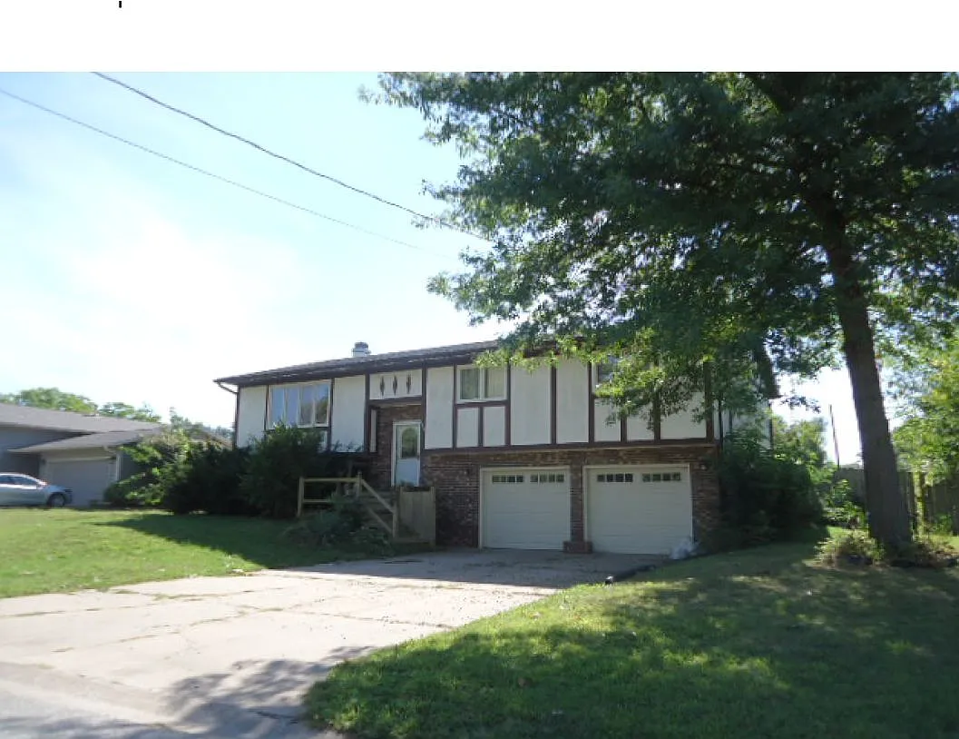 844 2nd Ave W photo 1