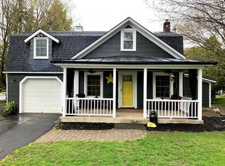 35 Oak St, Champlain, NY 12919