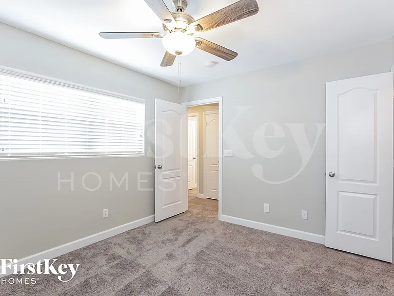 8794 Timberleaf Ct — Photo 11