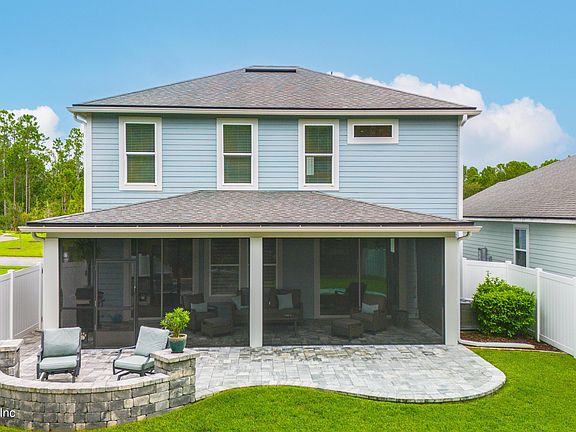 3rd image of 44 CALUMET Drive