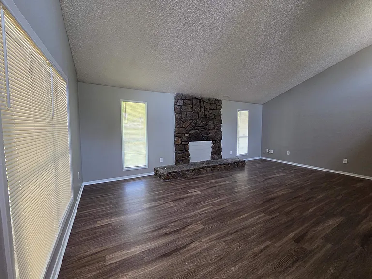 6369 Golden Park Dr — Photo 25