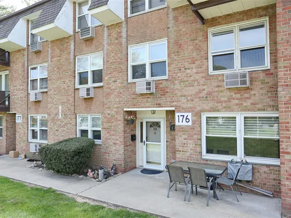 176 Kearsing Parkway, Monsey, NY 10952