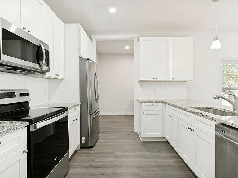 1201 S Palmetto — Photo 13