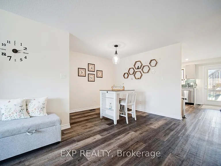 3320 Meadowgate Blvd #14 — Photo 11