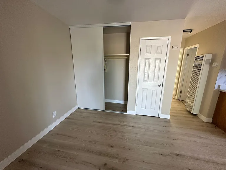 48 Alan Ct #B — Photo 6