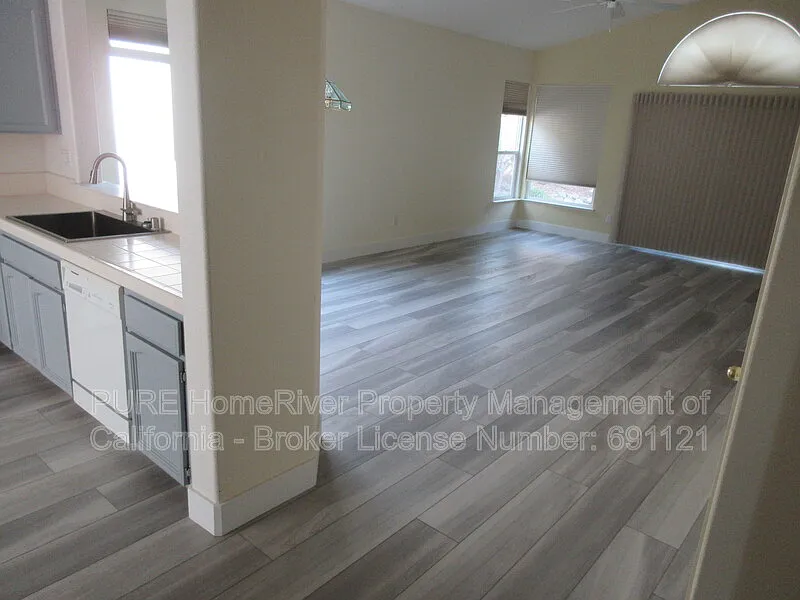 3 bed, 2.0 bath, 1446 sqft, $2,800 — Photo 3