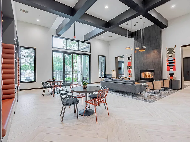 Avana SoCo — Photo 40