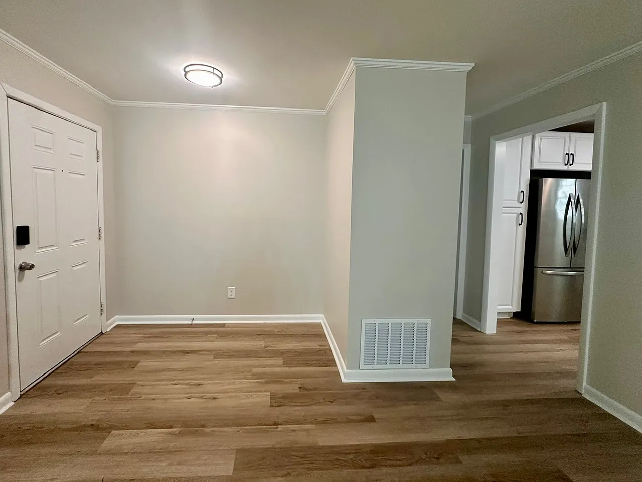3 bed, 1817 sqft, $2,495 — Photo 4