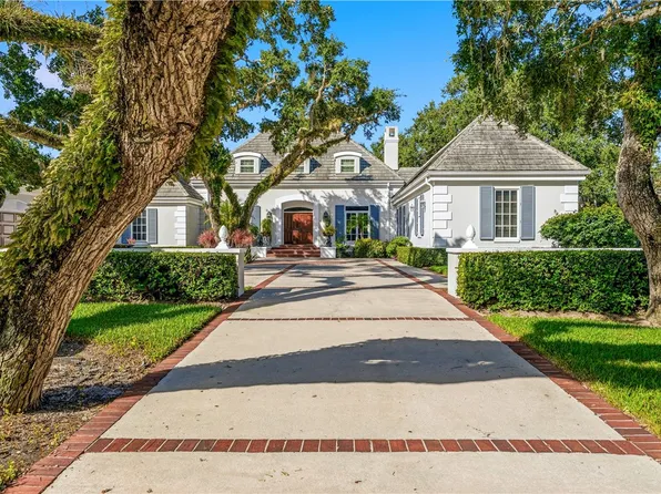 275 Coconut Palm Rd, Indian River Shores, FL 32963