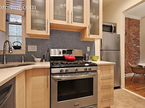 5th image of 200 W 78th St APT 5D