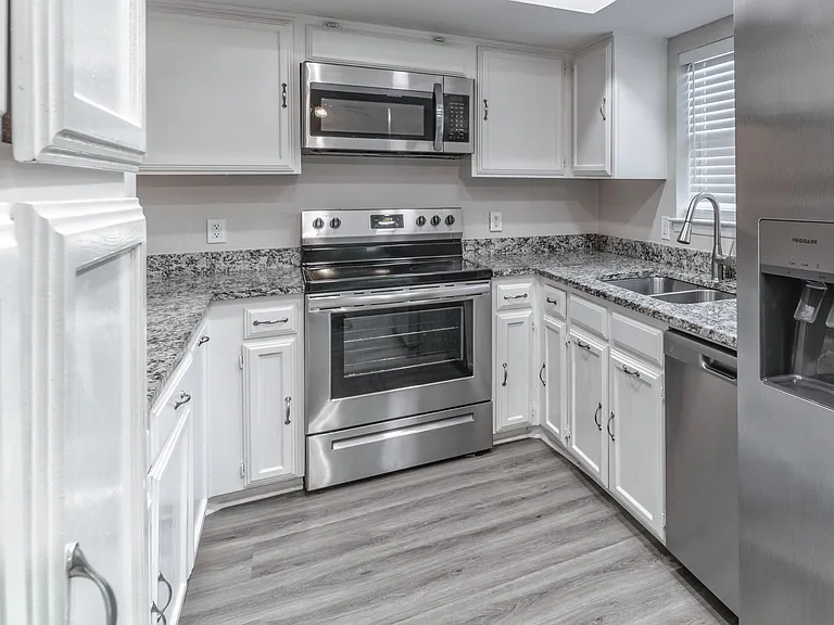 2719 Creek Wood Ct — Photo 7