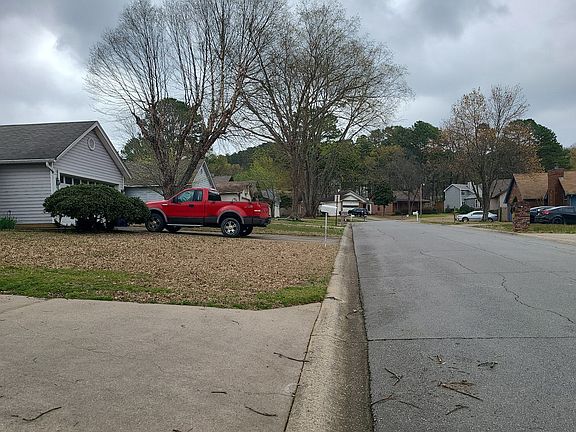 4th image of 15 Mine Hill Dr