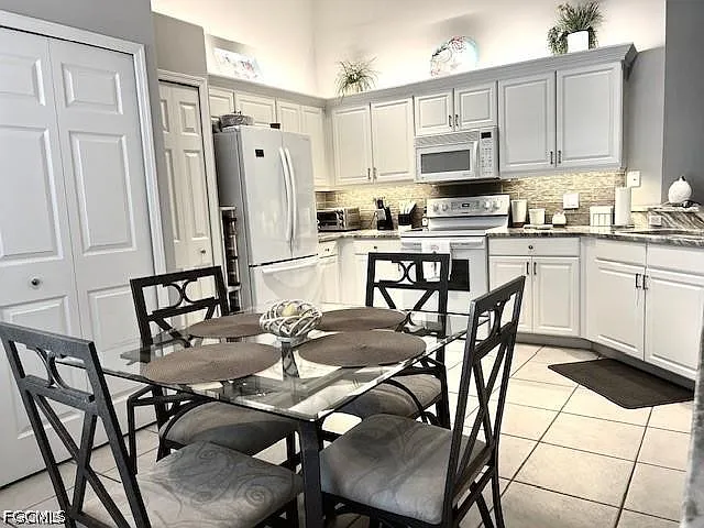 2 bed, 2.0 bath, 1309 sqft, $4,700 — Photo 3