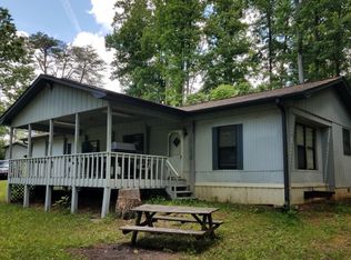 568 Ledford Chpl Rd, Hayesville, NC 28904