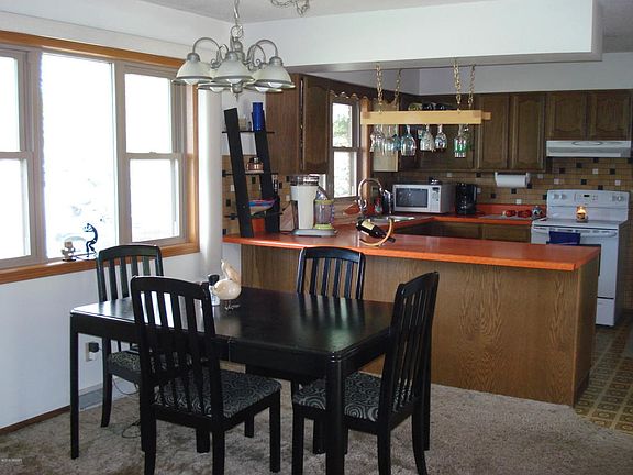 4th image of 306 Eide Circle Dr