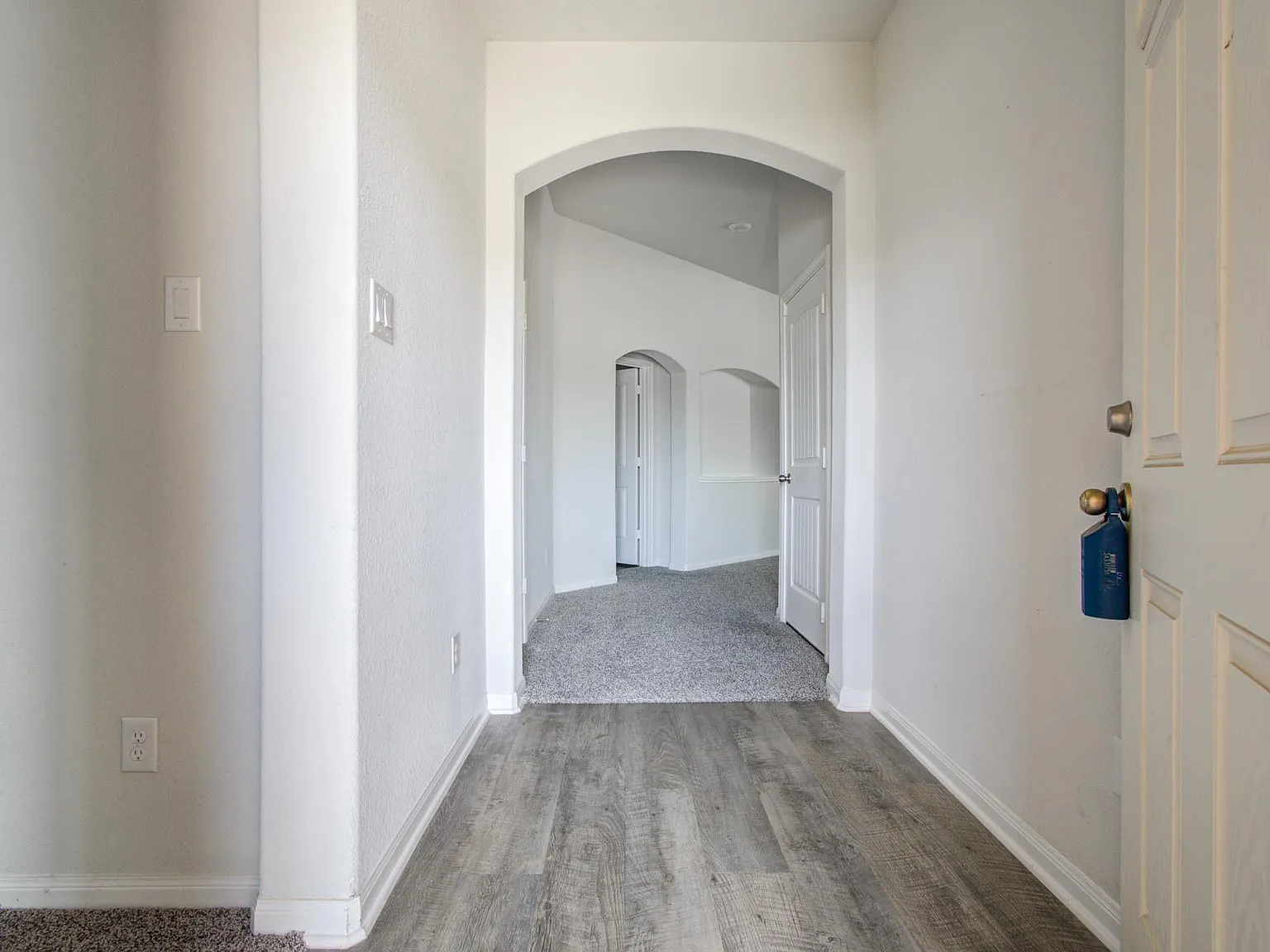 3 bed, 2.0 bath, 1639 sqft, $1,695 — Photo 3