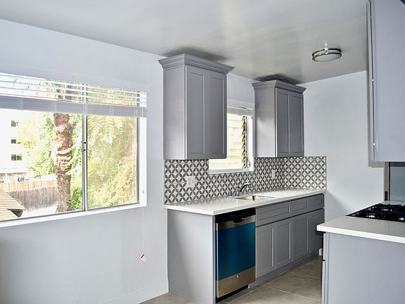 4th image of 2801 Orchard Ave #3