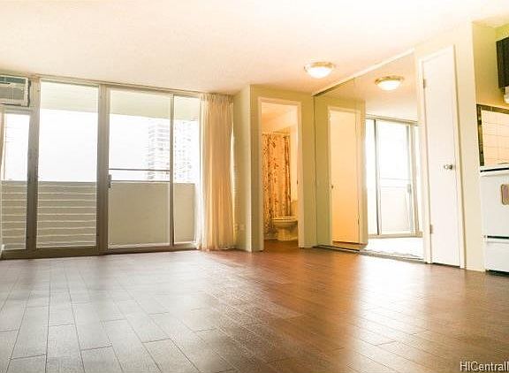 5th image of 824 Kinau St APT 307