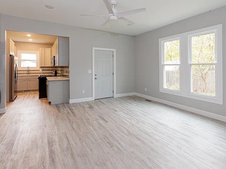 805 E Olive St #1 — Photo 6