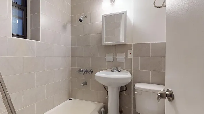 Rented by Bond New York | media 12