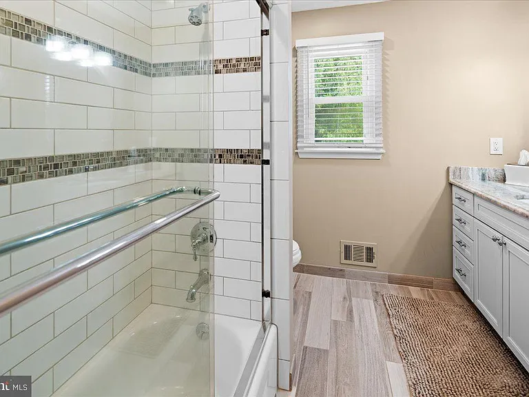 10 Huntington Dr #P — Photo 3