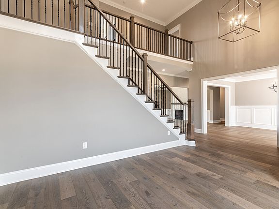 Living Room Dining w cased openings