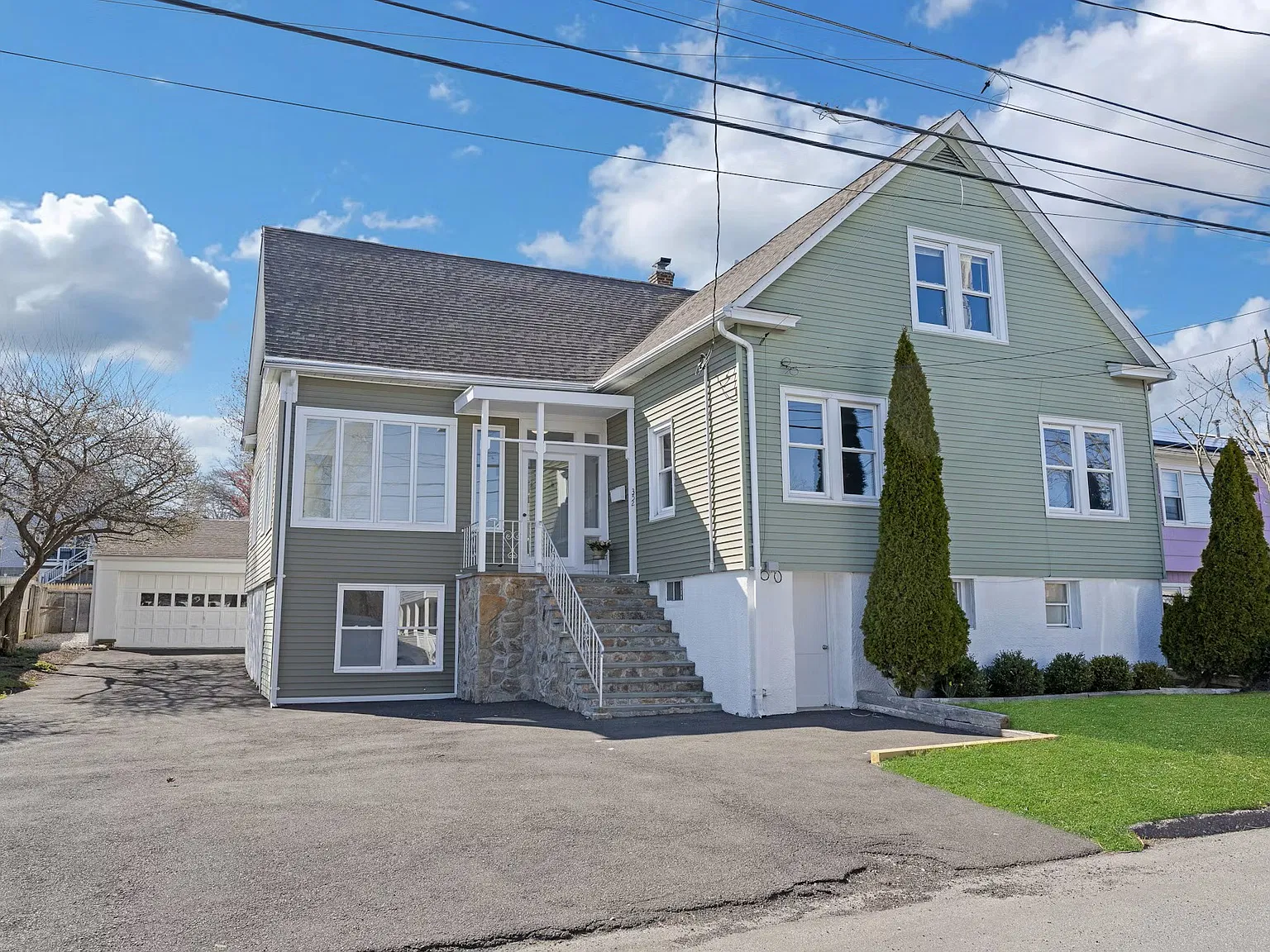 352 Marlborough Ter — Photo 1