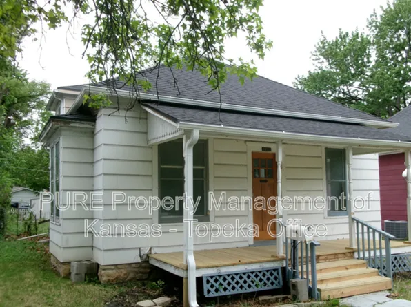 1823 SW 2nd St, Topeka, KS 66606