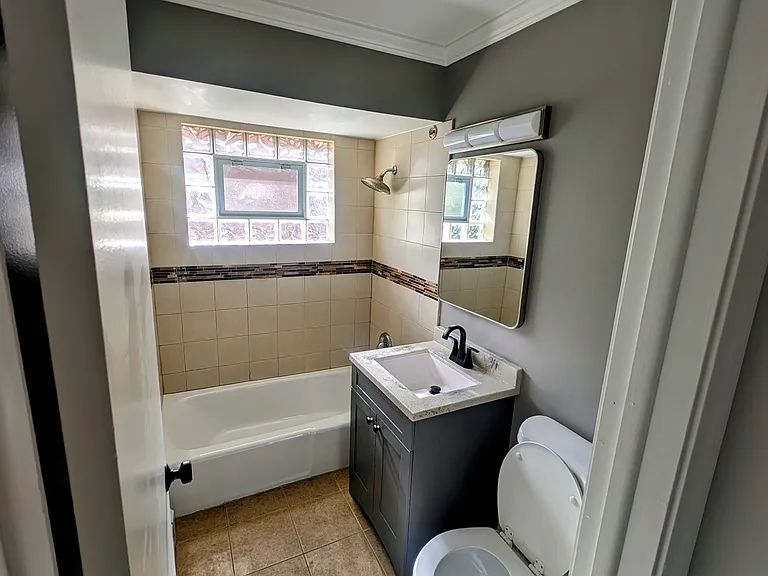 9125 Sahler Ave #2W — Photo 3