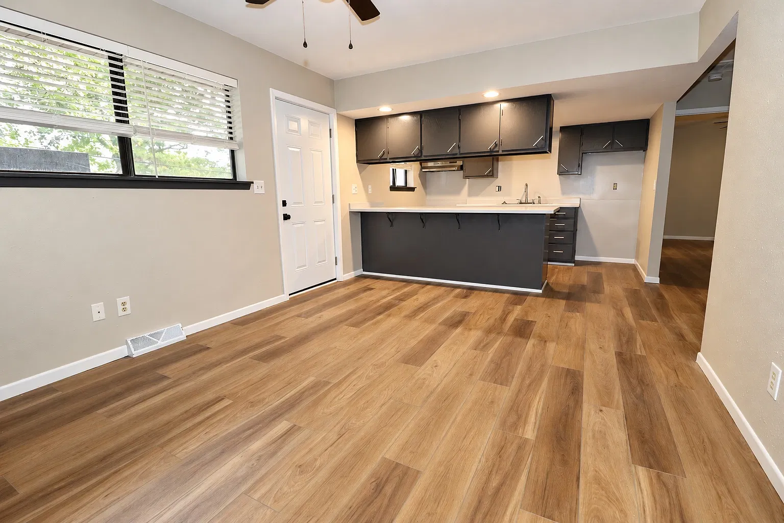 3 bed, $1,050 — Photo 4