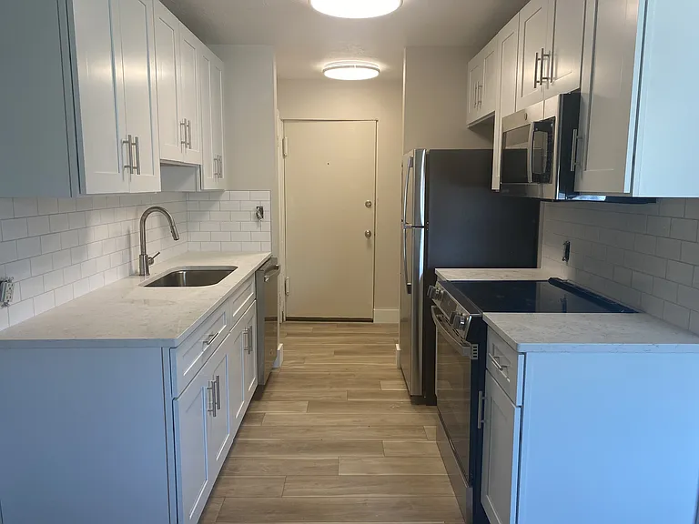 Cedarwood Estates Apartments — Photo 24