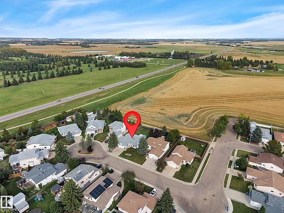 3rd image of 116 Aspen Ridge Cres